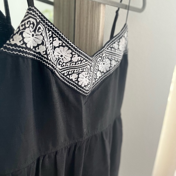 Boho Floral Embroidered Summer Dress - Picture 3 of 4